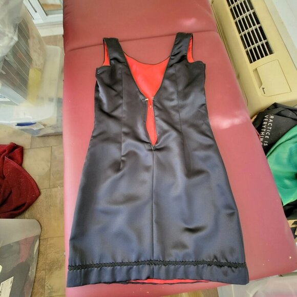 Four Dresses in One. Handmade Unique Black and Red Satiny Dress Size MD-LG - Picture 6 of 16